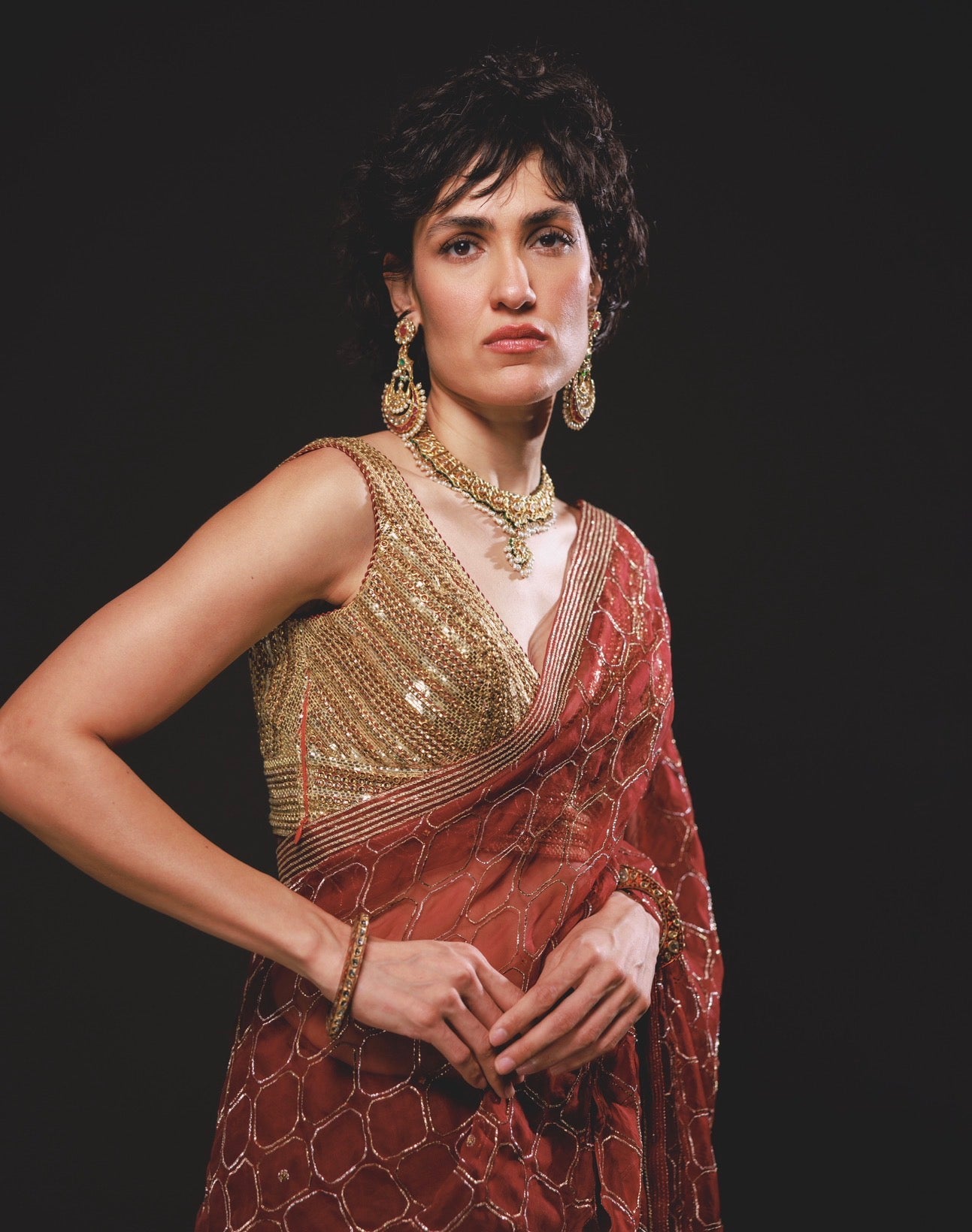 Chaukor saree set in Laal